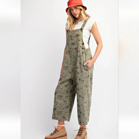 Easel-Free People Green Floral Boho Overalls Size Meduim - Picture 6 of 7